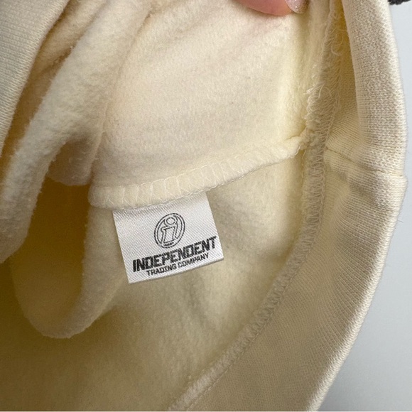 Harry Styles Love On Tour Treat People With Kindness Crewneck Pullover - Picture 4 of 7